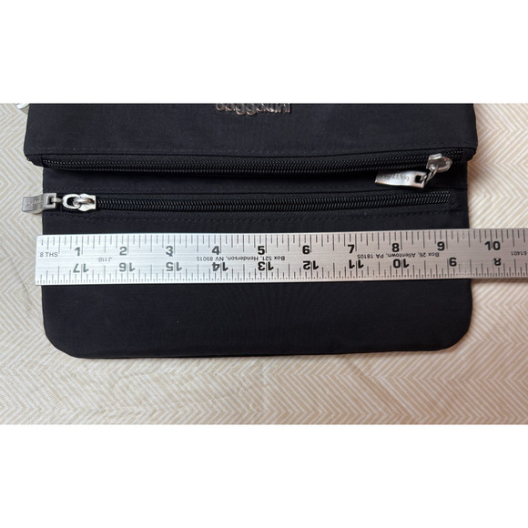 Baggallini Flip Zip Medium Crossbody Bag Black Adjustable Strap *READ - Picture 15 of 15